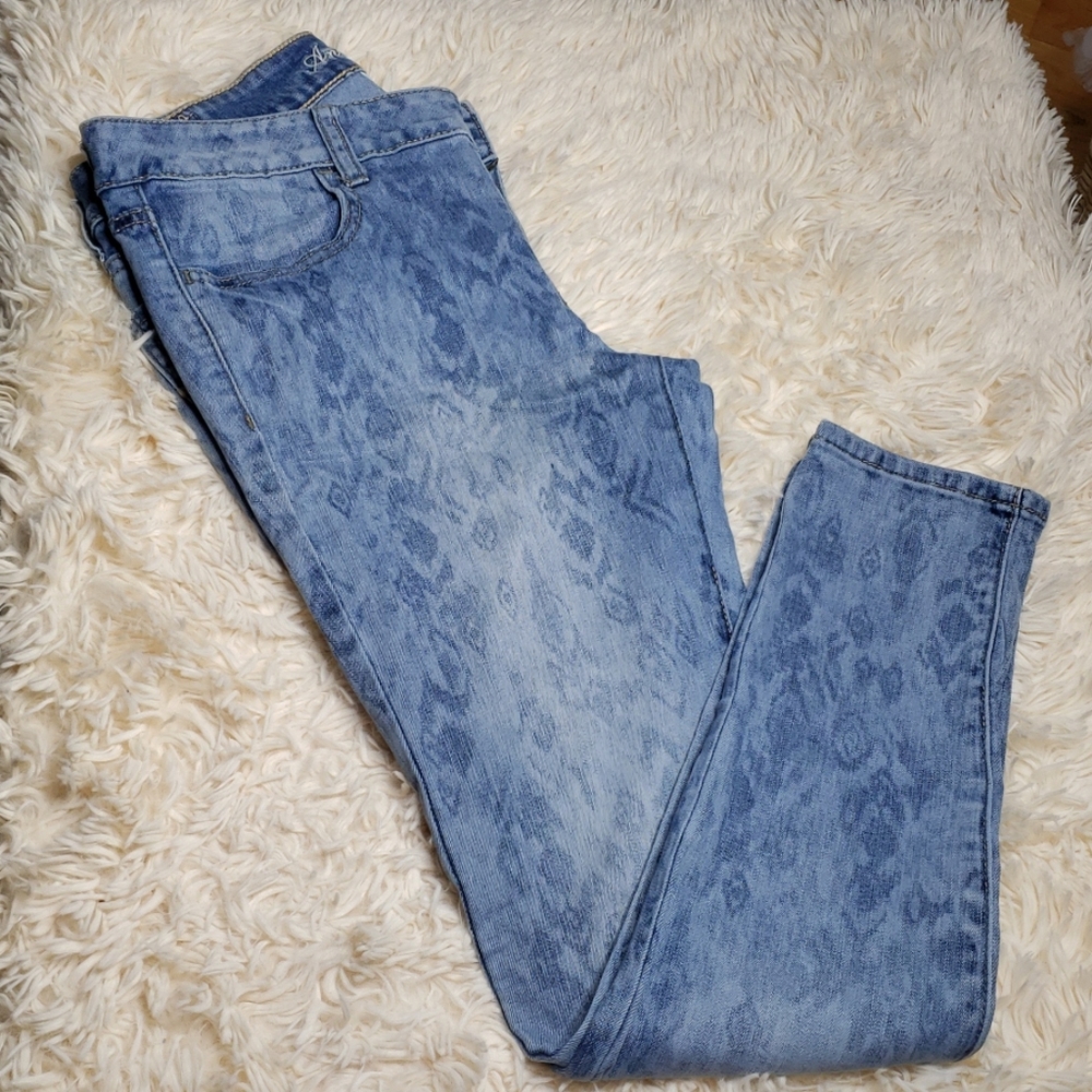 American Eagle skinny jeans